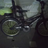 دوچرخه رنگ سبز و مشکی درحدنو