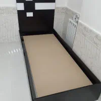 تخت زیبا و کاملا نو وتمیز