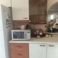 کابینت کارکرده تمیز با هود و سینک