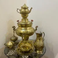 سماور ومیز برنجی