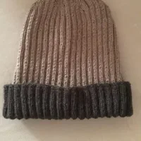 یک عدد کلاه دستبافت نو