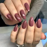 کاشت و ترمیم ناخن .