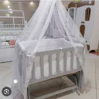 تخت کنار مادر کودک