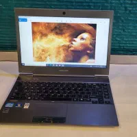 لپ تاپ توشیبا core i5 سبک و اسلیم در حد نو