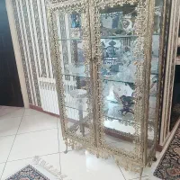 ویترین و ساعت برنجی