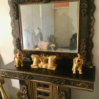 میز اینه کنسول  به همراه جا شمعی  و جای گل