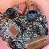 وسایل آکواریوم کامل به فروش میرسد