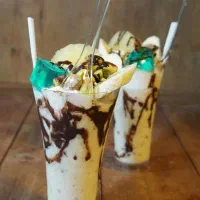 کارگر ساده  جهت کار در  آب میوه بستنی و معجون