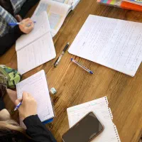 تدریس  دروس ریاضی و فیزیک