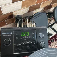 درامز مکو میباشه که به مشتری واقعی کنار میام