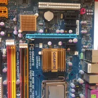 مادربورد گیگابایت DDR2|قطعات و لوازم جانبی رایانه|رشت, گلسار|دیوار