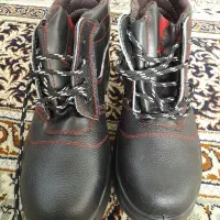 کفش کار نو سالم تمیز سایز ۴۲ قیمت مناسب