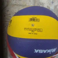 توپ والیبال در حد نو ژاپنی|ورزشهای توپی|ایلام, |دیوار