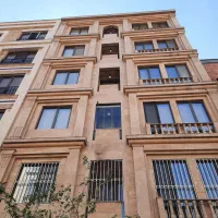 100متر2خ-شیک-سالن-پرده-خور-رو-به-فضای-سبز