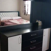 سرویس خواب|تخت و سرویس خواب|سیلوانه, |دیوار