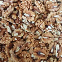 مغز گردو.کشمش