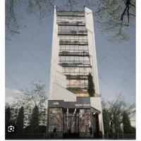 ملک اداری و تجاری ۱۳۰۰ متر بنا