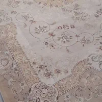 یک عددفرش کرم۱۲متری تمام نخ اکرولیک دست‌دوم