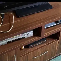 میز زیر تلویزیون