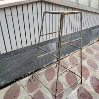 چهارپایه فلزی