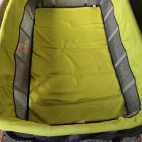 تخت کنار مادر گهواره