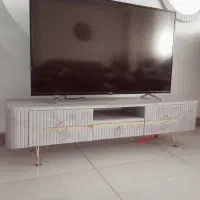 میز تلویزیون در حد نو