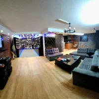 ادمین خانم  حضوری