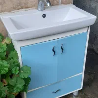 فروش یک عدد روشویی با آینه