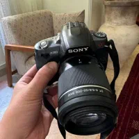 دوربین سونی به همراه لنز حرفه ای