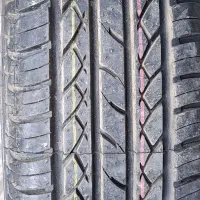 یک حلقه لاستیک نو 185/65R14