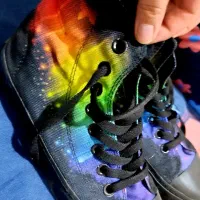 کفش کتونی|کیف، کفش، کمربند|کاشان, فین بزرگ|دیوار