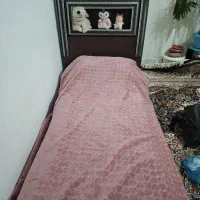 تخت یک نفره چوبی با تشک رویال