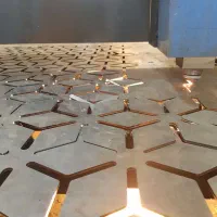 خدمات برش فایبر لیزر فلزات