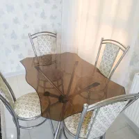 میز ناهارخوری شیشه ای