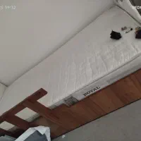 تخت و کمد چوبی