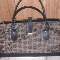 کیف دوش زنانه برزنتی برند جیوانچی