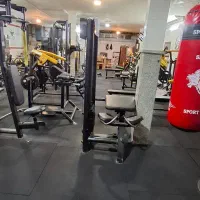 جاروکش باشگاه بدن سازی