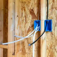 کارآموزی در برقکاری و یا جوشکاری هستم -با انگیزه