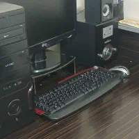 کامپیوتر و میز و صندلی سالم