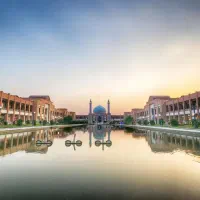 مغازه-همکف-نقش-جهان-راهرو-اصلی-با-ماهی-25م-کرایه