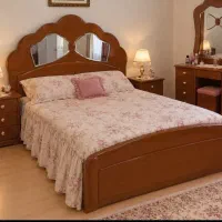 کنسول و آیینه دو عدد پاتختی و تخت خواب