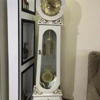 ساعت دیواری ایستاده