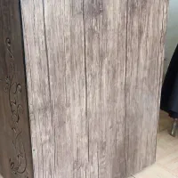 میز کار و درب چوبی