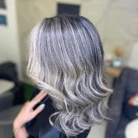 همکار و دستیار آرایشگر|استخدام درمانی، زیبایی، بهداشتی|رشت, گلسار|دیوار