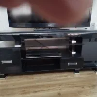 میز تلویزیون شیشه ای