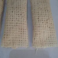 رشته خشکار و نان برنجی رشت