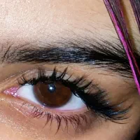 نیازمند مدل برای اکستنشن مژه