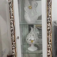 بوفه با وسایل تزئینی