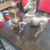 یک اسب برنز ومشقوه