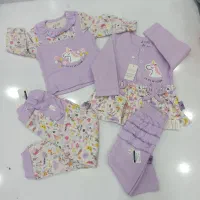 لباس تیکه‌ی تریکو نوزاد در رنگ ها و طرح های متنوع